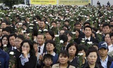 5月24日，民众在悼念卢武铉。