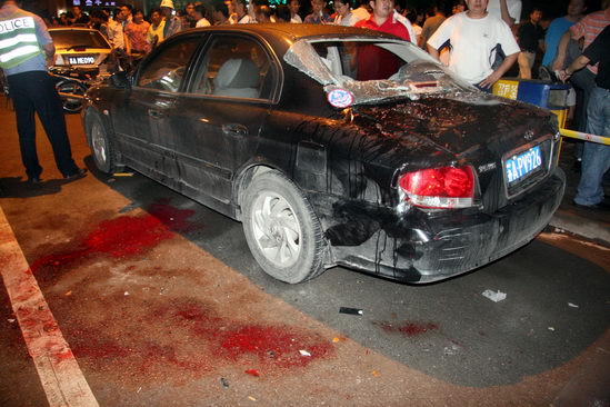 司机酒后驾车连撞9人5人死亡包括孕妇(组图)