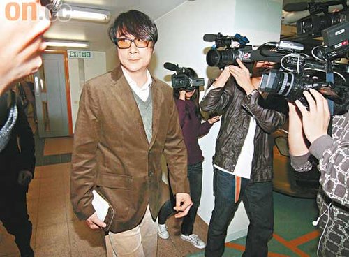 吴镇宇涉伤人案押后审讯 以5千元保释外出(图)