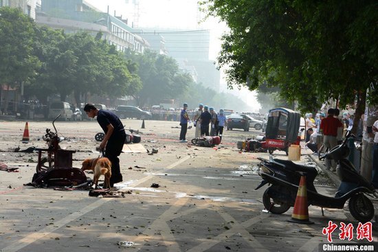 桂林校门口爆炸致2死44伤 校长否认与嫌犯有仇