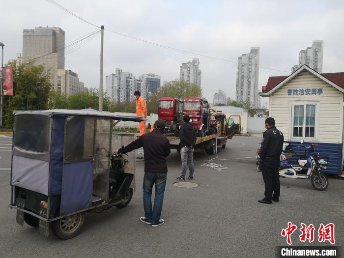 <a href=//sh.110.com>上海</a>多部门打击轨交站点及周边道路非法客运行为