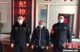 内蒙古一男子高价售卖口罩被拘5日