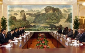 胡锦涛会见巴布亚新几内亚总理索马雷