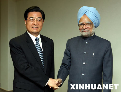 胡锦涛会见印度总理原则同意建立中印总理热线