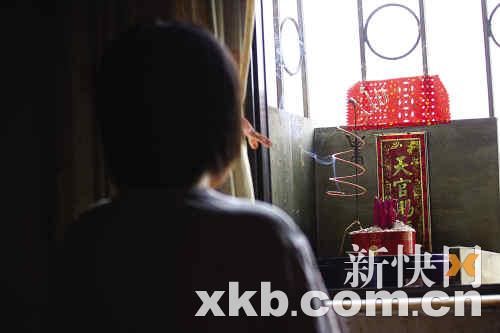 高三女生称遭班主任求爱续:老师考虑辞职(图)