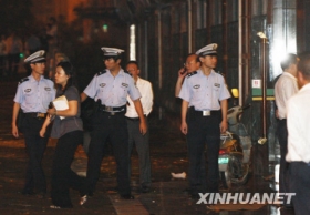 上海劫持人质事件遭挟持女子成功获救(组图)
