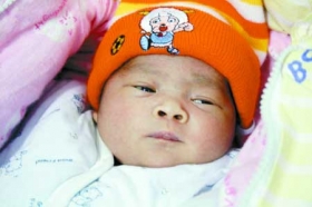 河南警方解救三被拐女婴 曾遭虐待急寻父母
