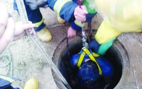 南京：3名工人清疏管道时中毒身亡