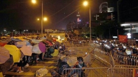 ＂占中＂行动升级：香港政府总部遭围堵